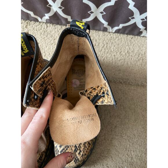 Women’s Dr. Martens snakeskin combat boots size 5 - Picture 5 of 8